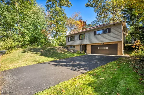 University Heights, OH 44118,4056 Meadowbrook BLVD