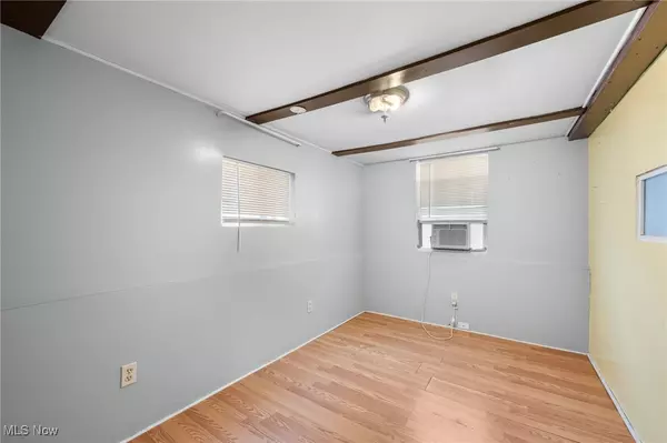 Chardon, OH 44024,11063 Leader RD