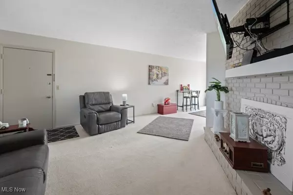 Mansfield, OH 44904,823 1/2 Red Oak TRL