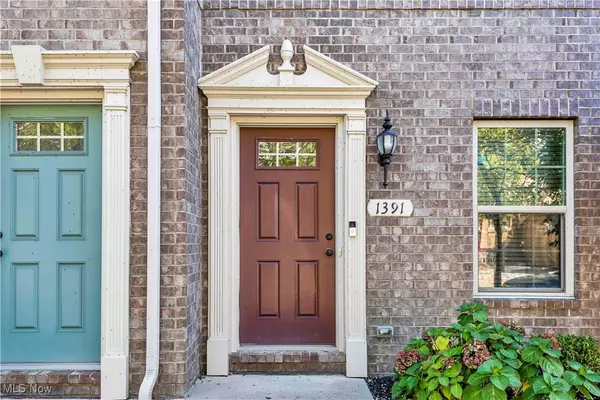 Lakewood, OH 44107,1391 Beach AVE