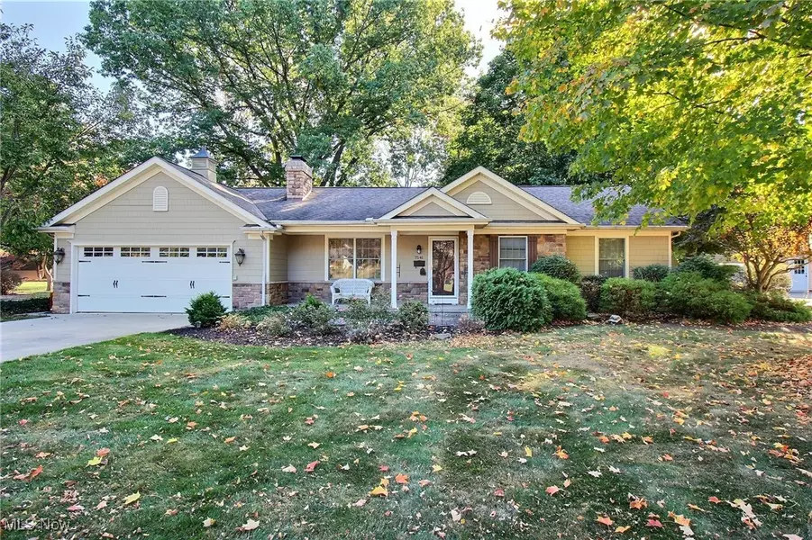 7541 Hollycroft LN, Mentor, OH 44060