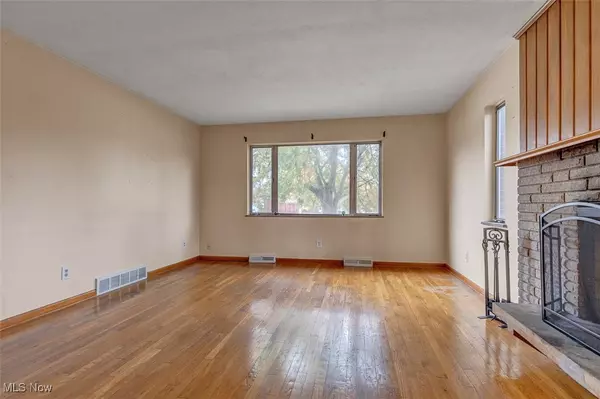 Rocky River, OH 44116,19960 Westway DR