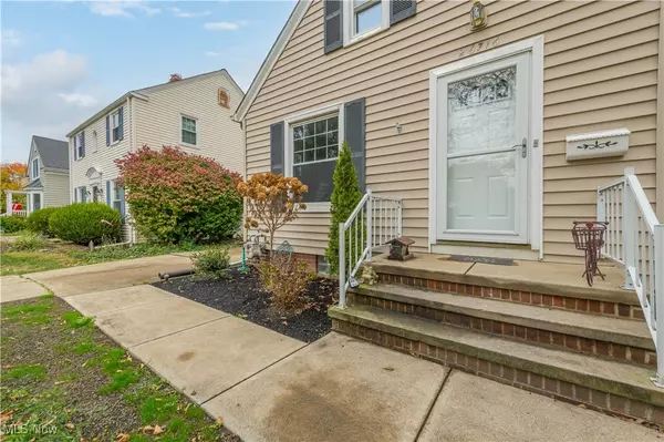 Bay Village, OH 44140,26716 Midland RD