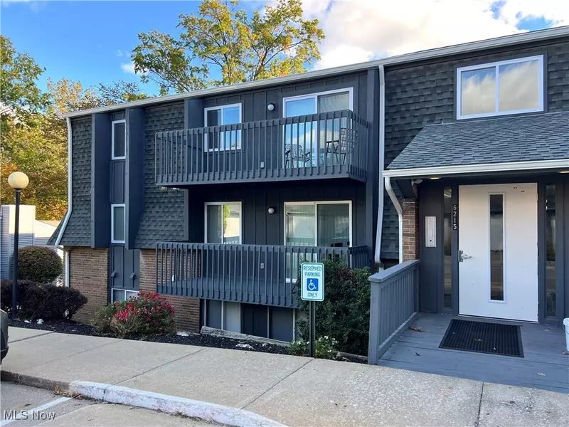 6215 Hidden Creek DR #116, Lorain, OH 44053