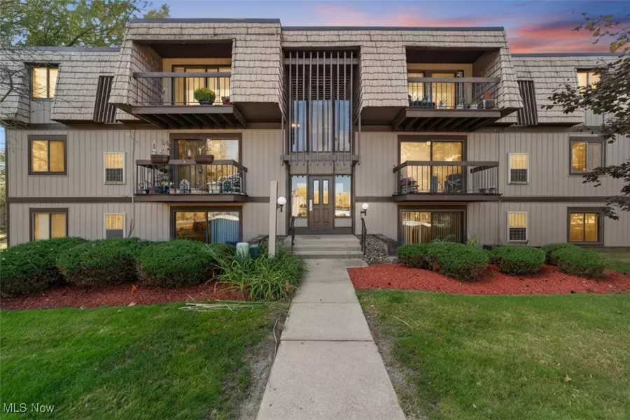 9510 Cove DR #C-12, North Royalton, OH 44133