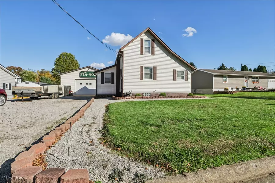 670 Dartmouth ST SE, Brewster, OH 44613