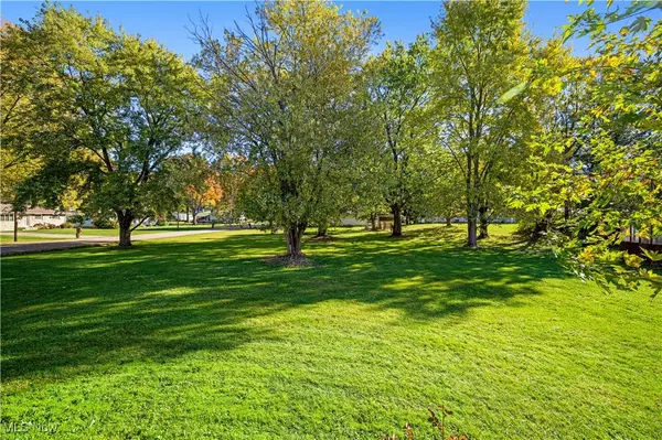 Canton, OH 44721,7106 NE Woodell AVE