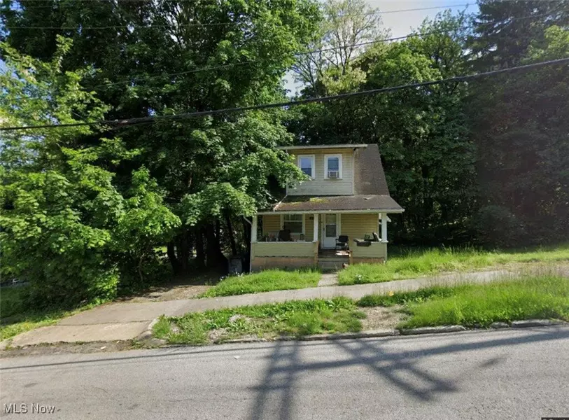 702 W Thornton ST, Akron, OH 44307