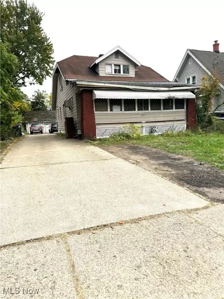 821 Woodbine AVE SE, Warren, OH 44484