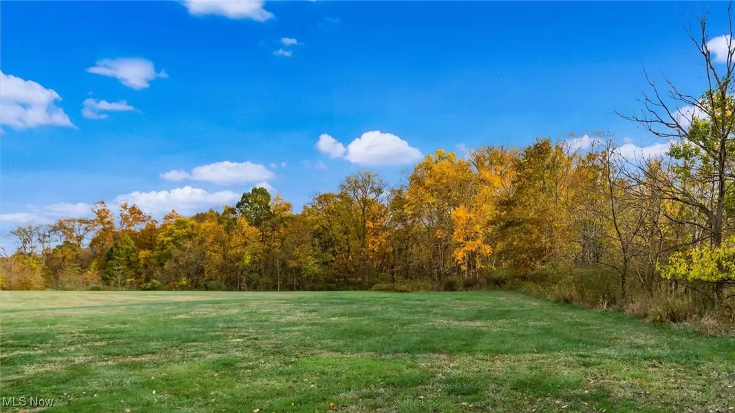 Fairview RD, Zanesville, OH 43701