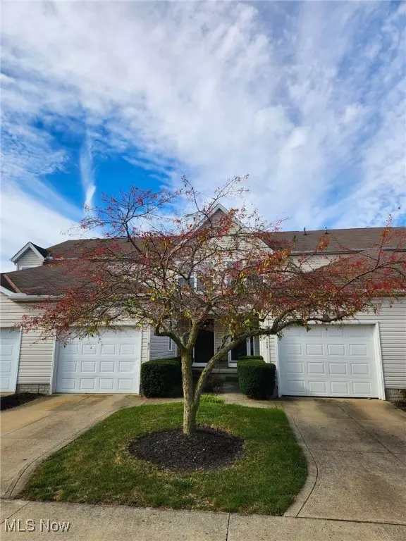 104 Meander LN, Elyria, OH 44035