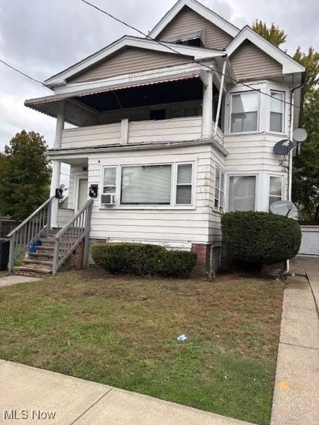 915 Evangeline RD, Cleveland, OH 44110