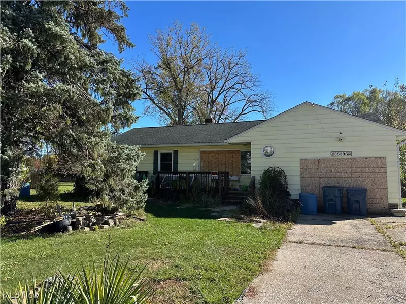 38396 Poplar DR, Willoughby, OH 44094