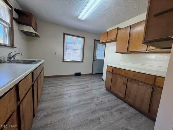 Elyria, OH 44035,244 13th ST