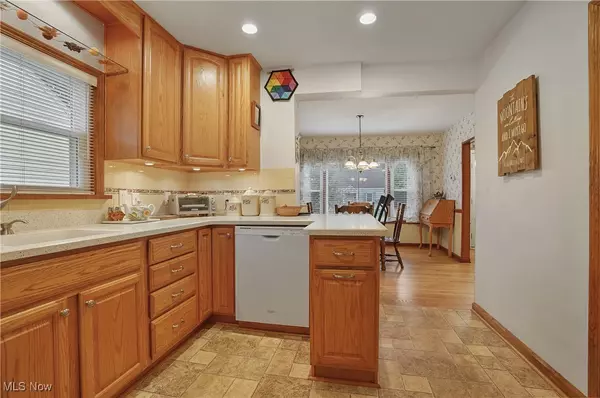 Cuyahoga Falls, OH 44221,2655 Archwood PL