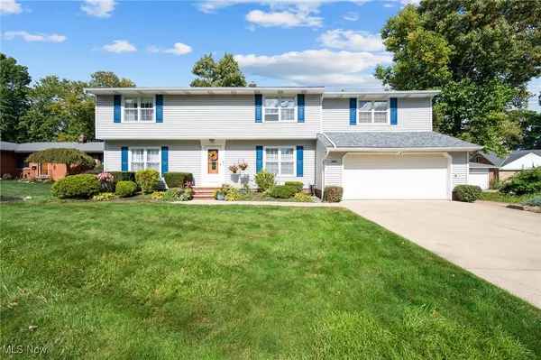 6807 Larchmont DR, Mayfield Heights, OH 44124