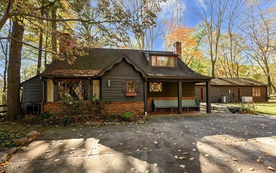 745 Canyon TRL, Akron, OH 44303