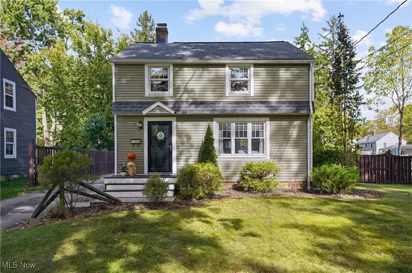 1070 W Riddle AVE, Ravenna, OH 44266