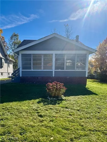 537 W Ravenwood AVE, Youngstown, OH 44511