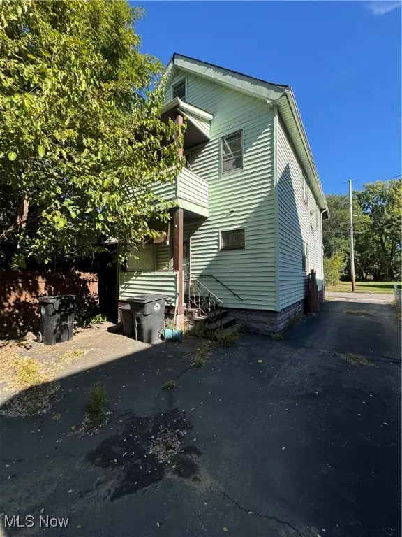 Cleveland Heights, OH 44105,3660 E 76th ST #Up