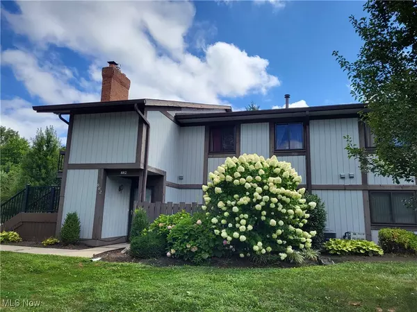 882 Kirkwall DR, Copley, OH 44321