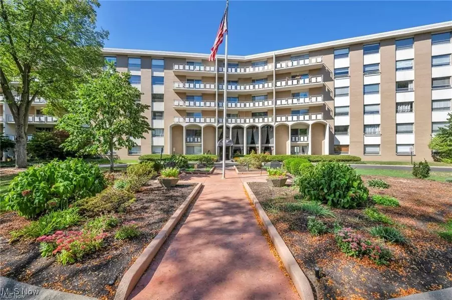 3400 Wooster RD #622, Rocky River, OH 44116