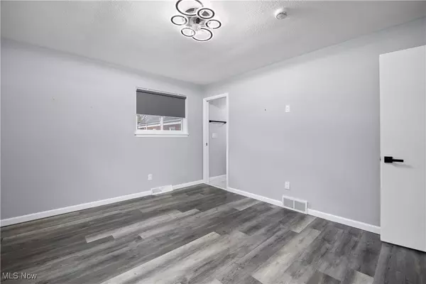 Fairview Park, OH 44126,3826 W 210th ST