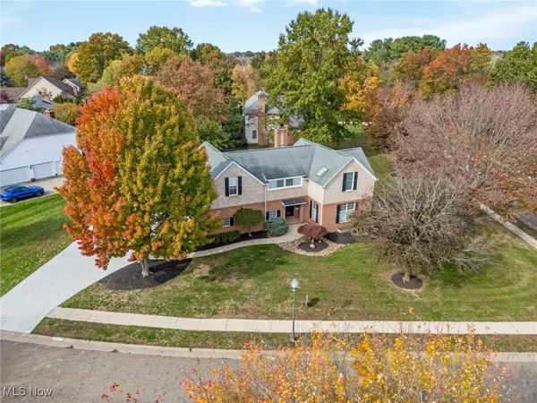 Canton, OH 44718,5017 Nobles Pond DR NW