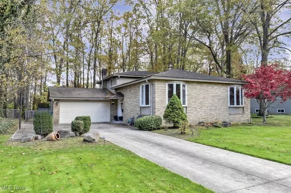 North Olmsted, OH 44070,29695 Bretton Ridge DR