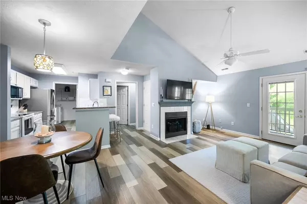 Strongsville, OH 44136,14826 Lenox DR