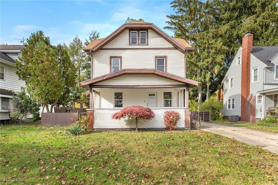 1076 Chalker ST, Akron, OH 44310