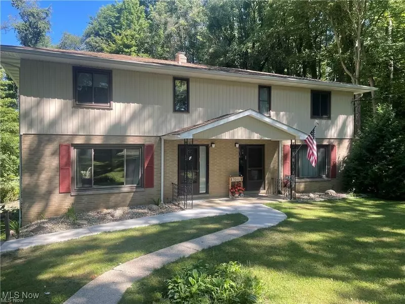 4435 Ridgedale DR, Uniontown, OH 44319