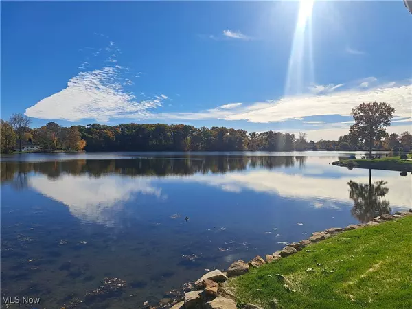 Canton, OH 44718,5858 Springlake RD NW