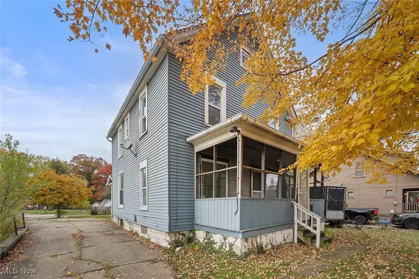 Akron, OH 44307,1206 Diagonal RD