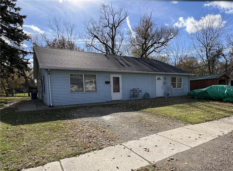 902 & 904 E 13th ST, Ashtabula, OH 44004