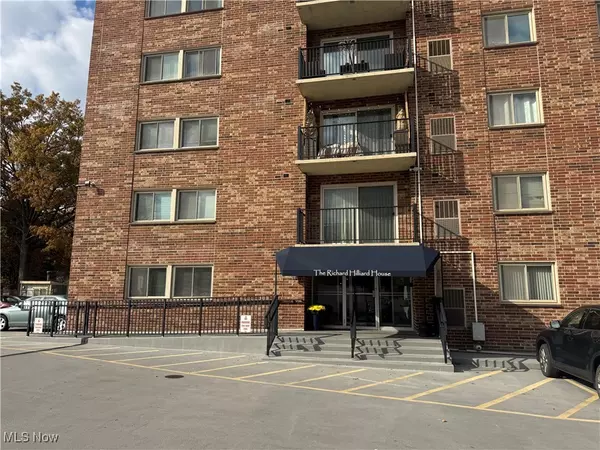 15555 Hilliard RD #401 A, Lakewood, OH 44107