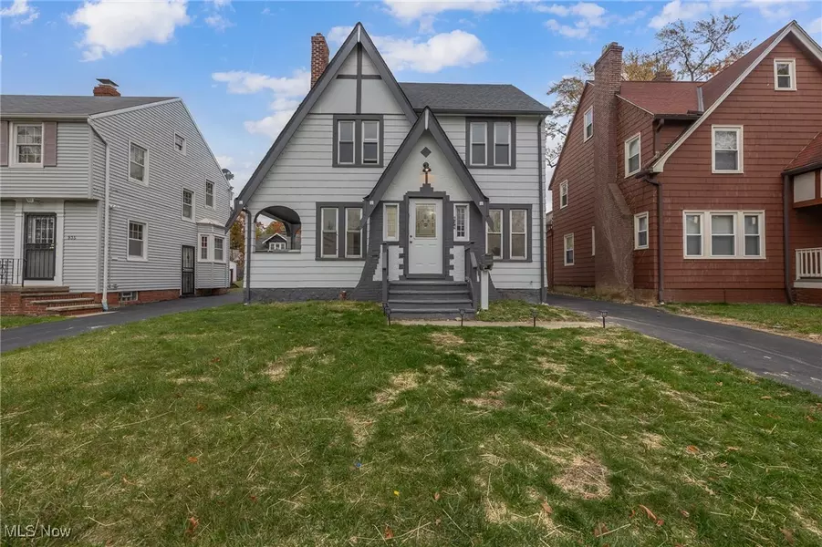 939 Vineshire RD, Cleveland Heights, OH 44121