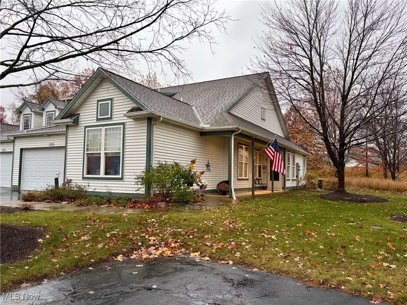 2220 Langford LN, Avon, OH 44011