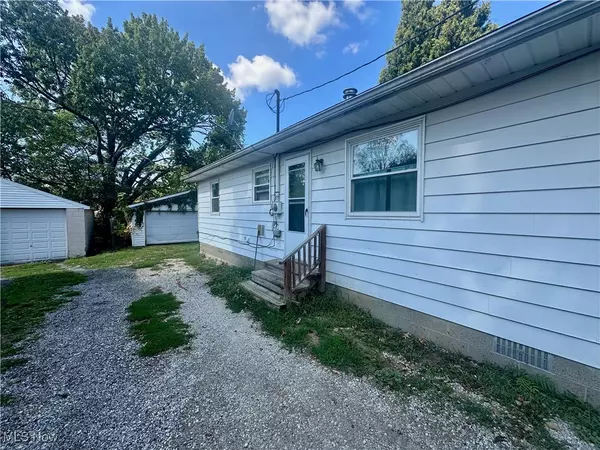 Akron, OH 44314,1916 17th ST SW