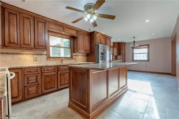 Massillon, OH 44646,7412 Klingston ST NW