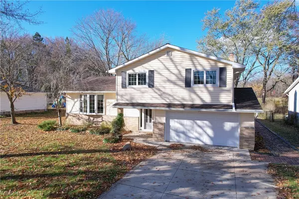 6454 Woodbury DR, Solon, OH 44139