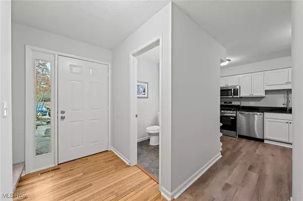 Akron, OH 44307,184 Saint Clair DR