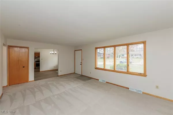 Stow, OH 44224,3794 Greentree RD