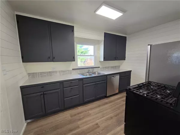 Zanesville, OH 43701,317 E Highland DR