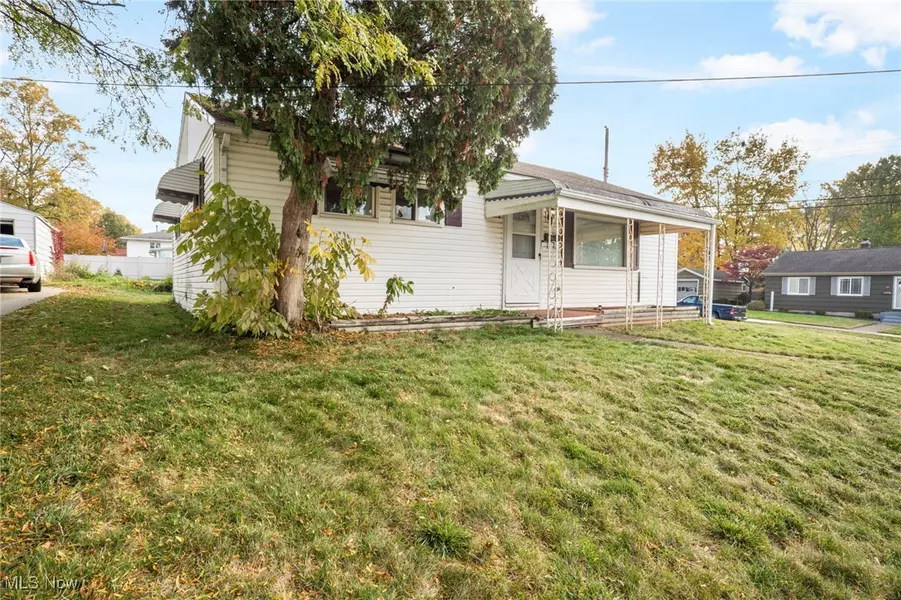 1985 Clairmont AVE, Akron, OH 44301