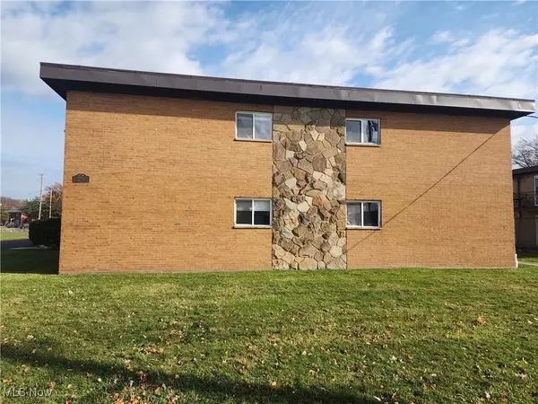 Euclid, OH 44132,26680 Tungsten RD #101