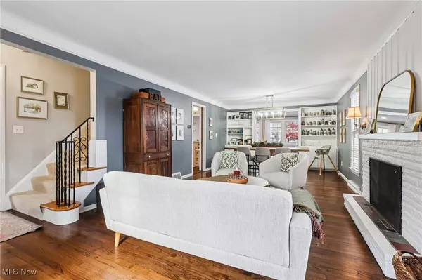 Bay Village, OH 44140,26942 Russell RD