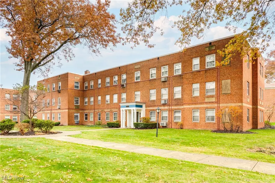 13785 Cedar RD #302d, South Euclid, OH 44118