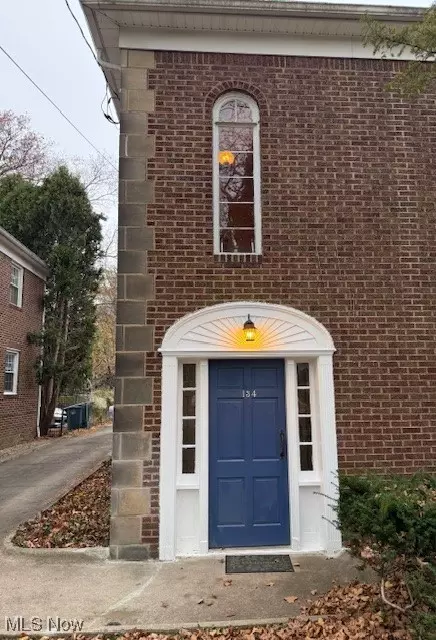 Akron, OH 44302,134 N Rose BLVD