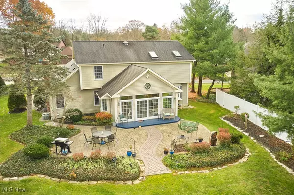 Cuyahoga Falls, OH 44223,799 Meredith LN